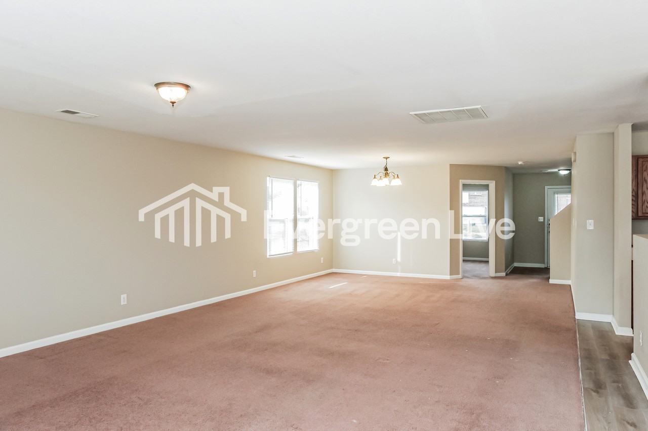 212 Sagebrook Dr - Photo 3 of 16