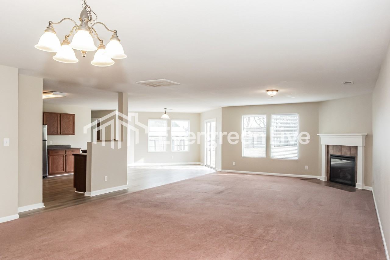 212 Sagebrook Dr - Photo 5 of 16