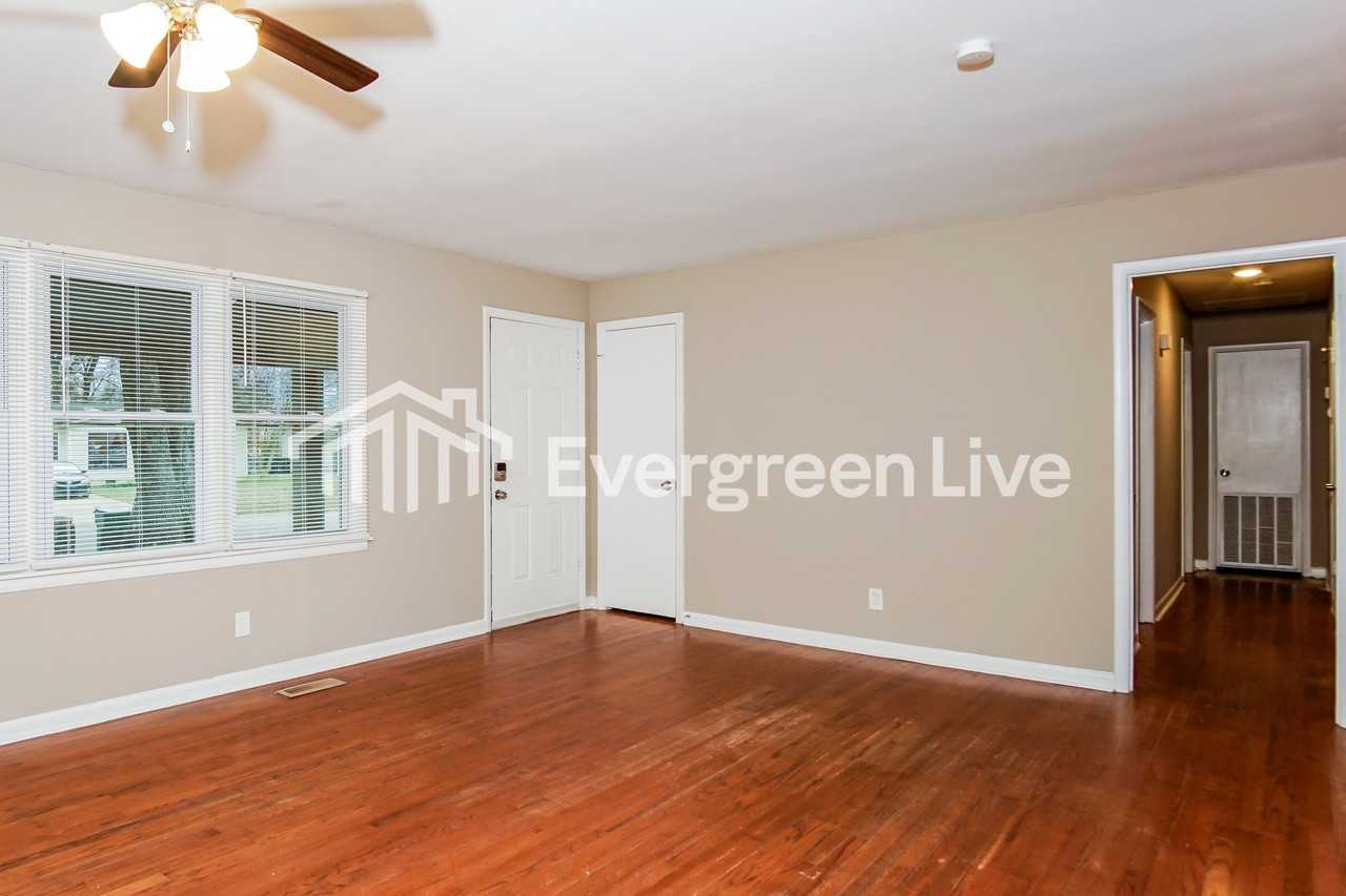 1704 Buena Vista Cir Se - Photo 3 of 16