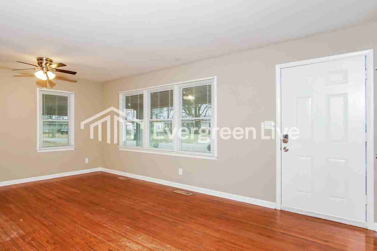 1704 Buena Vista Cir Se - Photo 4 of 16
