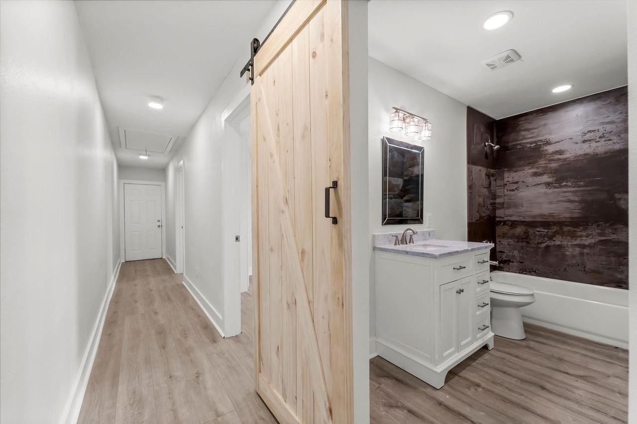 4049 Lucille St #4049B - Photo 3 of 9