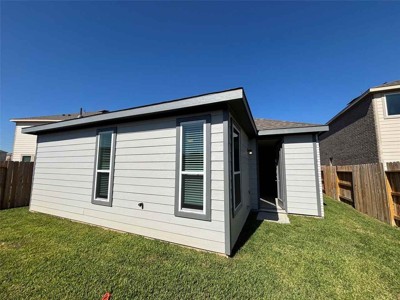 4872 Sun Falls Drive #4872 - Photo 4 of 41