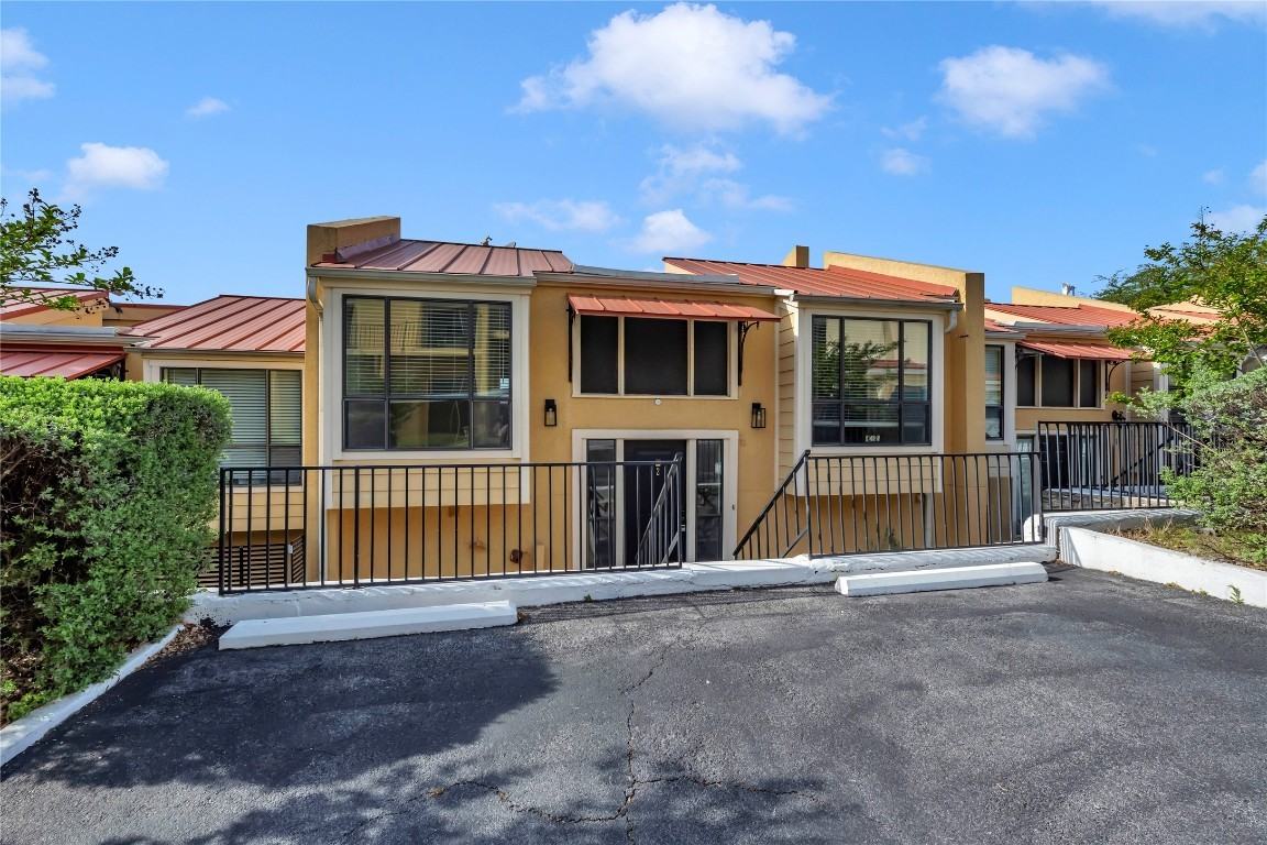 402 Hi Stirrup #402E2 - Photo 5 of 39