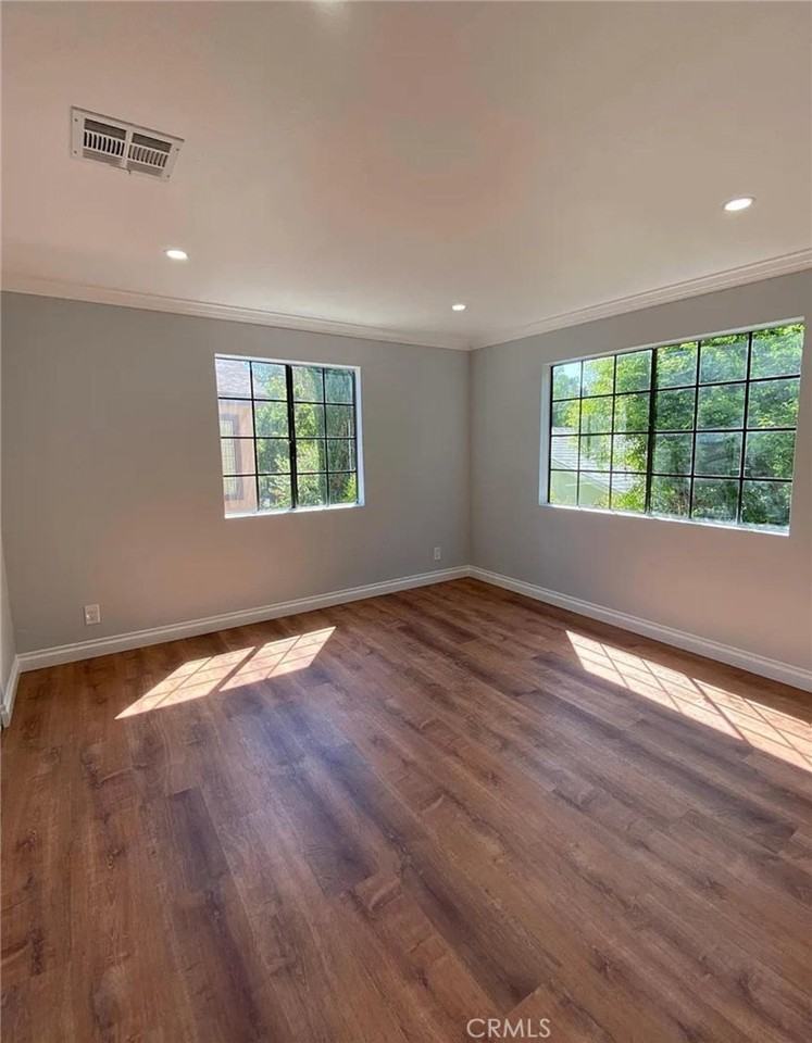 21217 De La Guerra Street