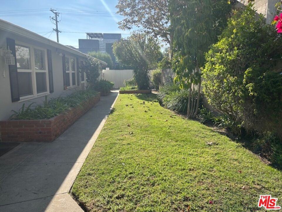 1524 15th St #1524-1 - Photo 4 of 12