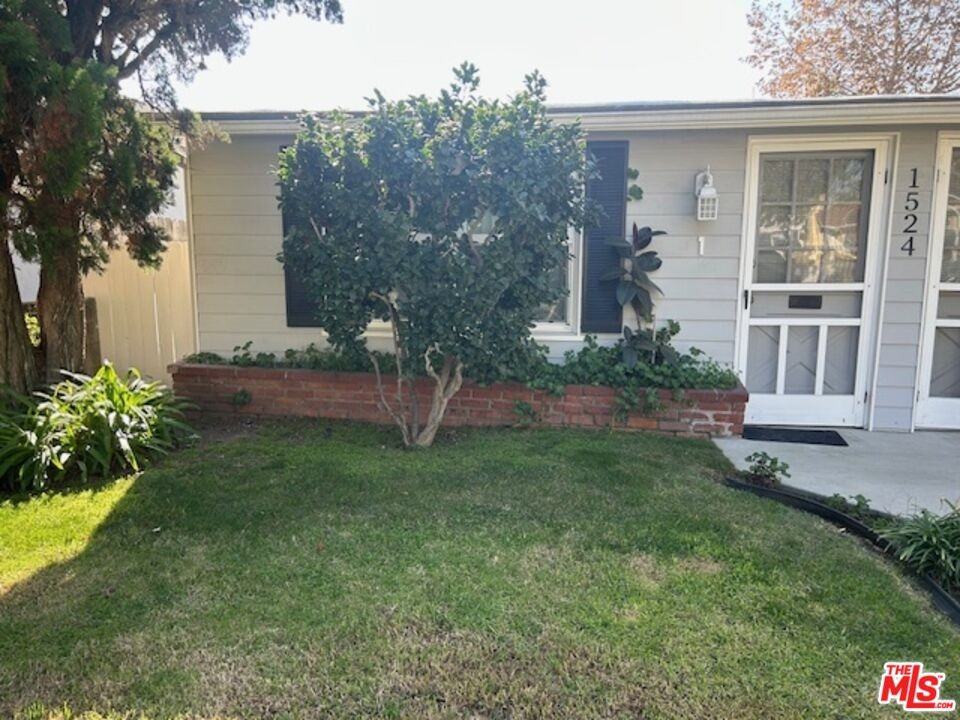 1524 15th St #1524-1 - Photo 7 of 12