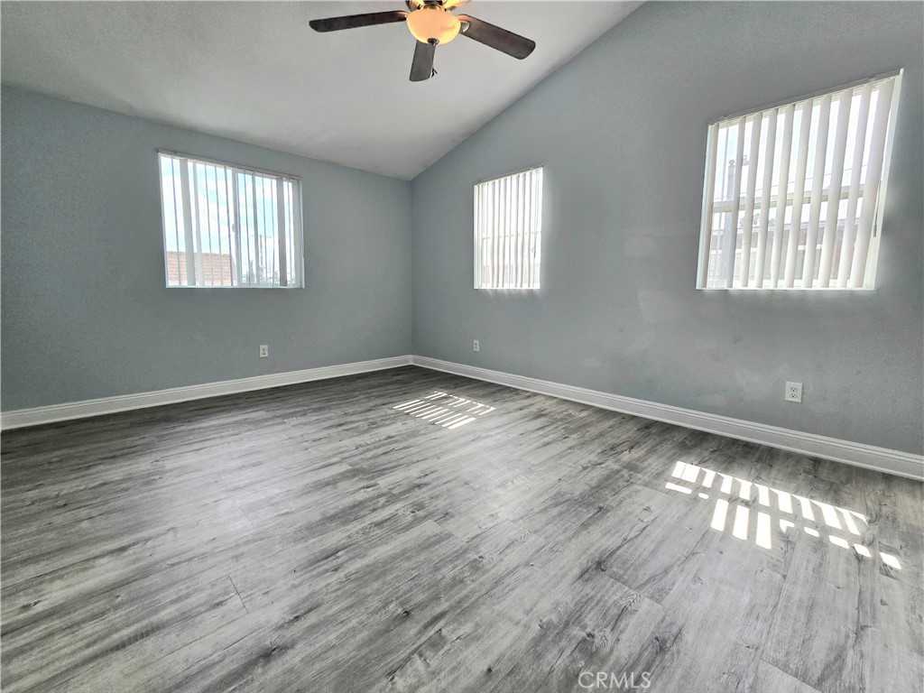 715 W 58th St #715 - Photo 3 of 22