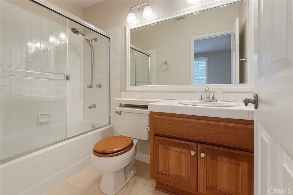 24 Michelangelo #24 - Photo 2 of 26