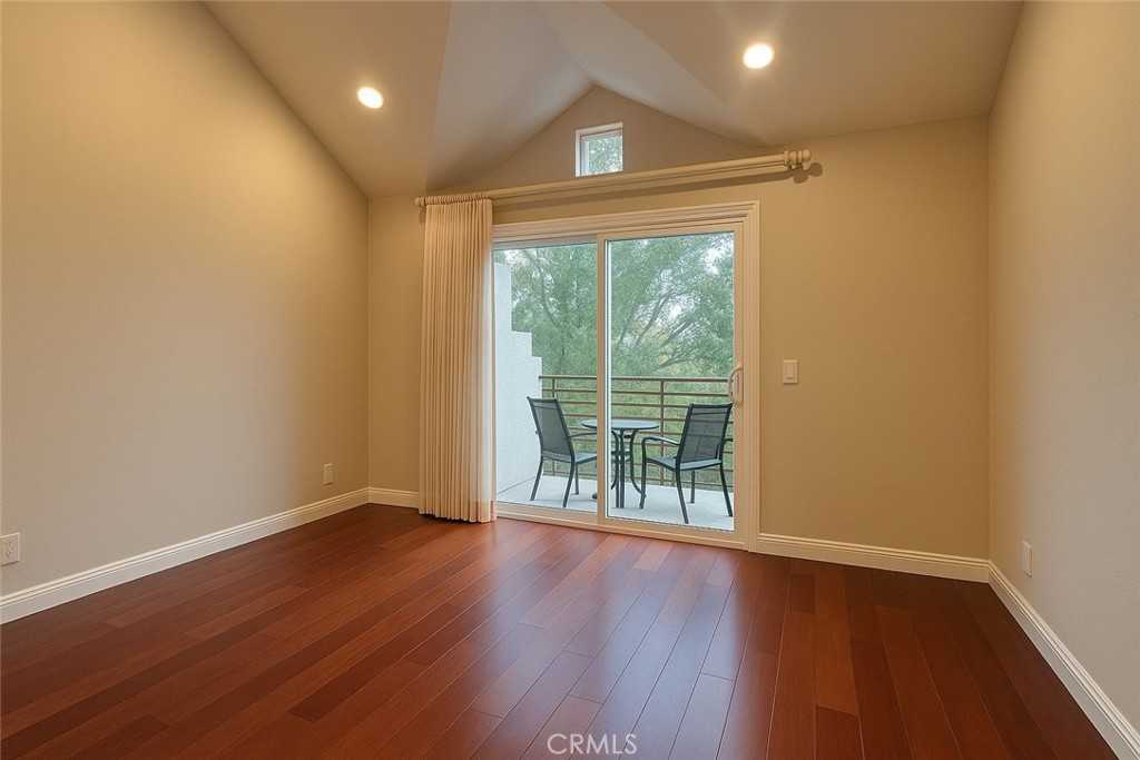 24 Michelangelo #24 - Photo 4 of 26