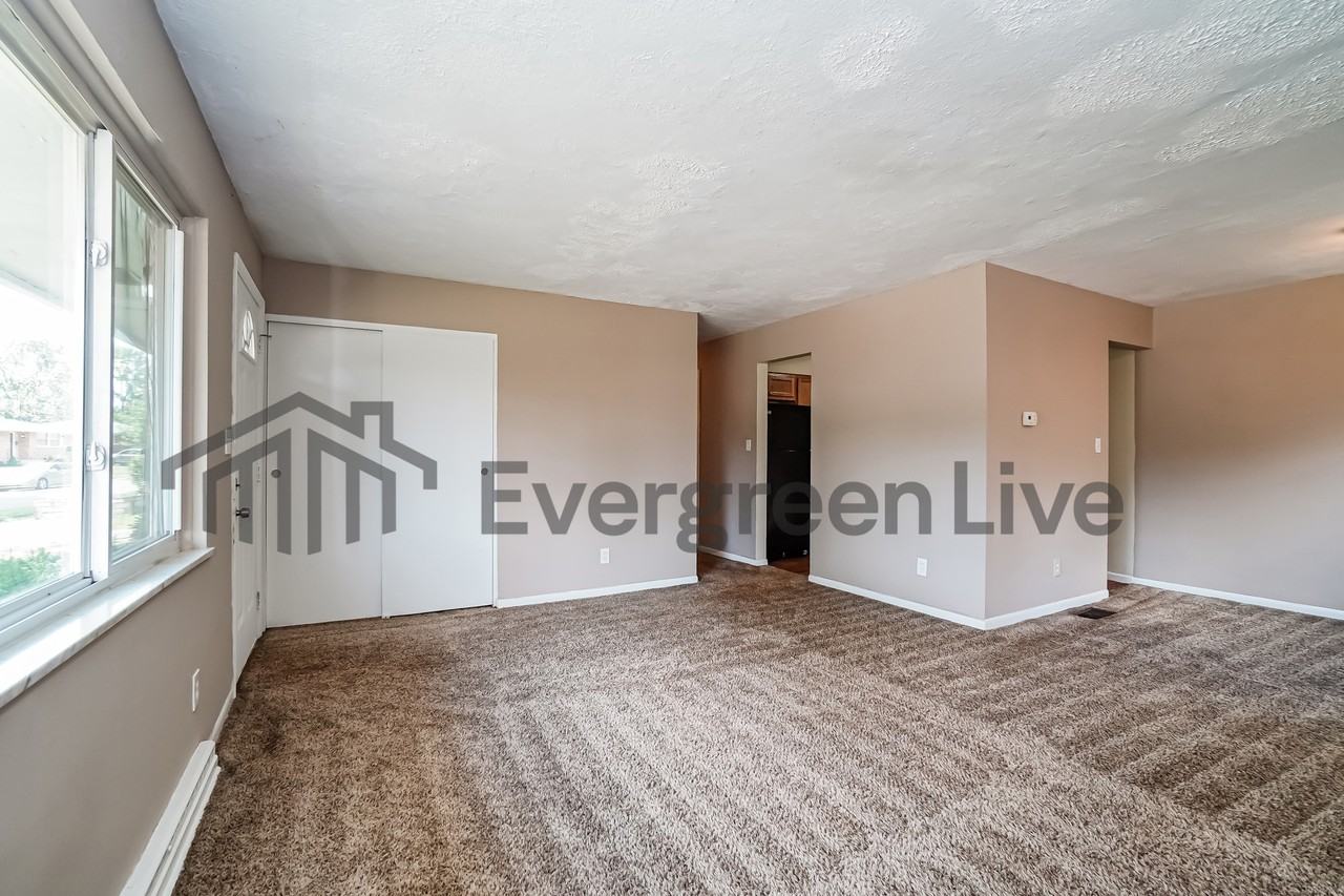 1456 Picard Rd - Photo 3 of 15