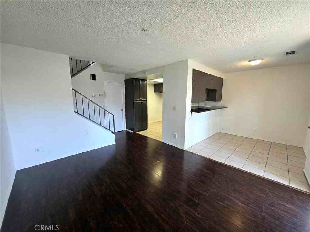 1614 S Campus Ave #1614E - Photo 5 of 15