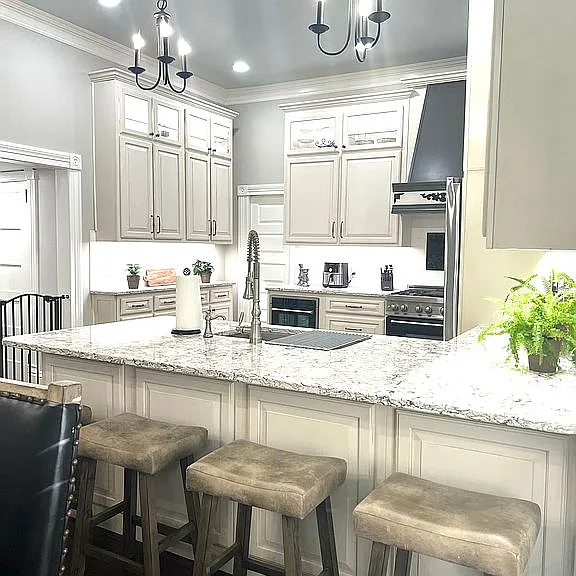 613 S Fulton St - Photo 2 of 16