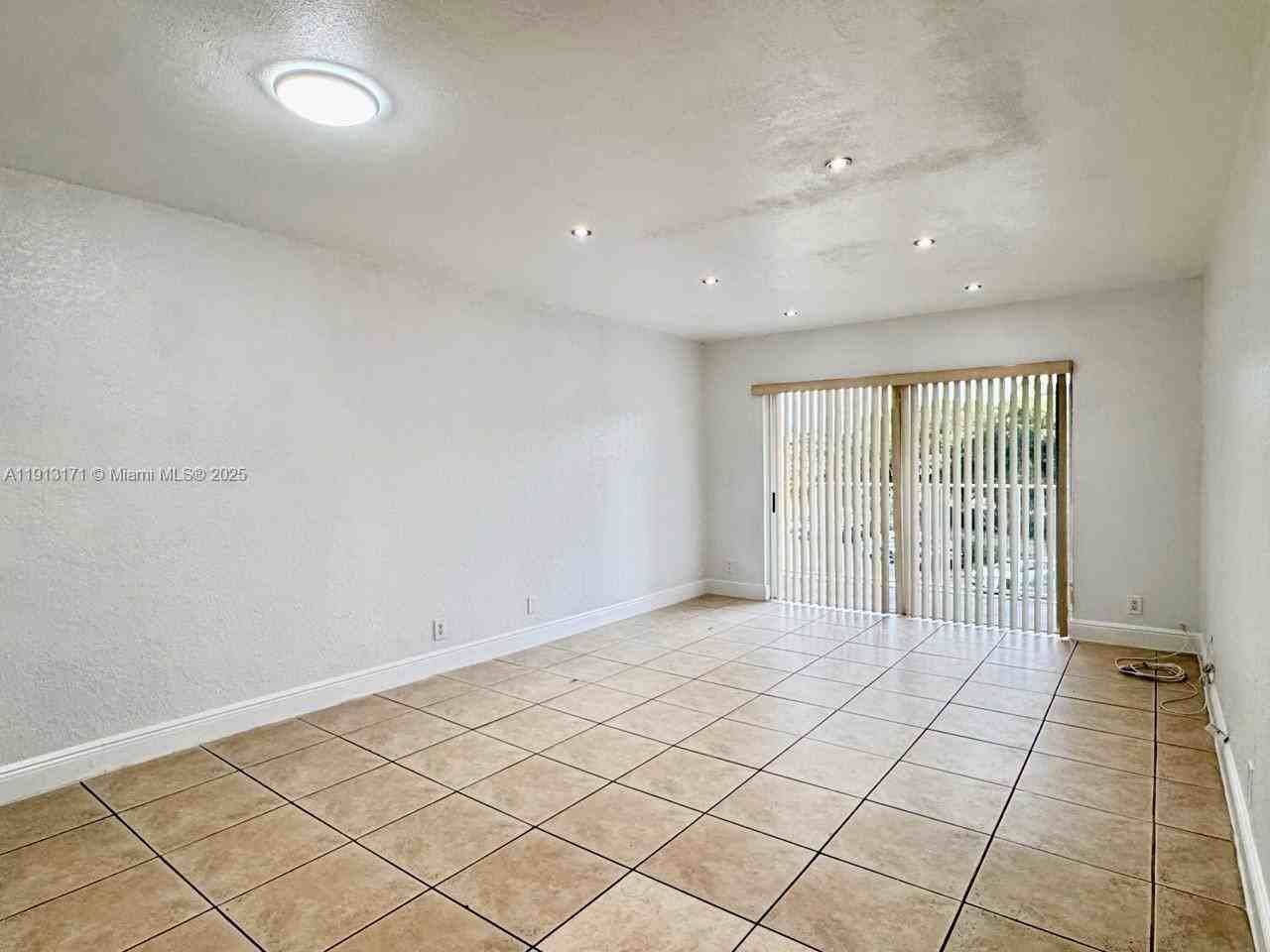 5201 Geneva Court #5201-307 - Photo 5 of 26