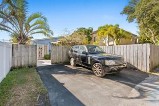 415 Southwest 16th Street - Photo 1 of 1