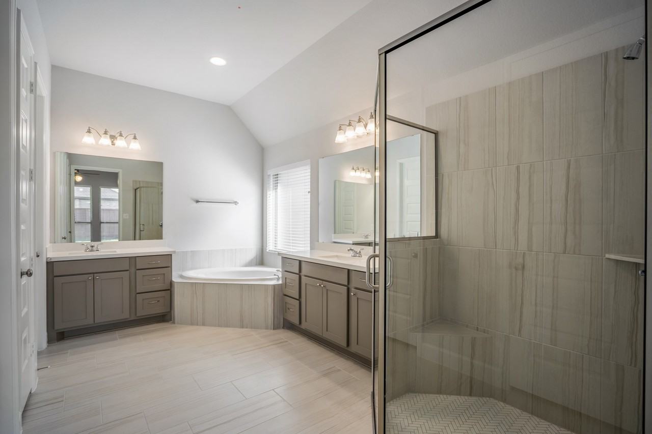 7845 Charter Hill Drive #7845 - Photo 4 of 46