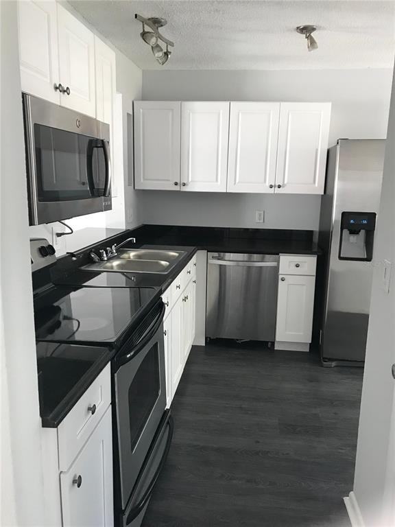 11141 Essex Ridge Court #11141 - Photo 5 of 20