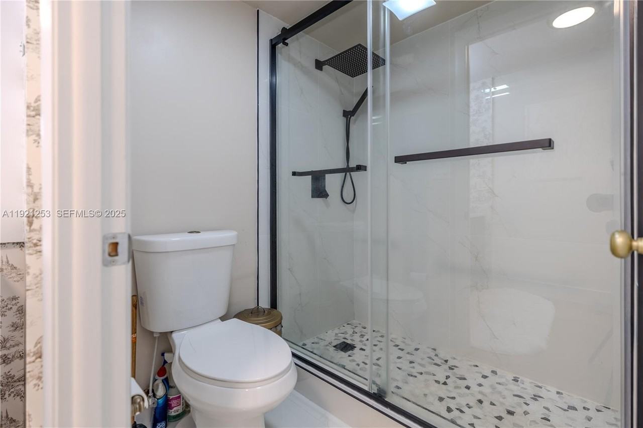 2810 N 46th Ave #2810F662 - Photo 2 of 18