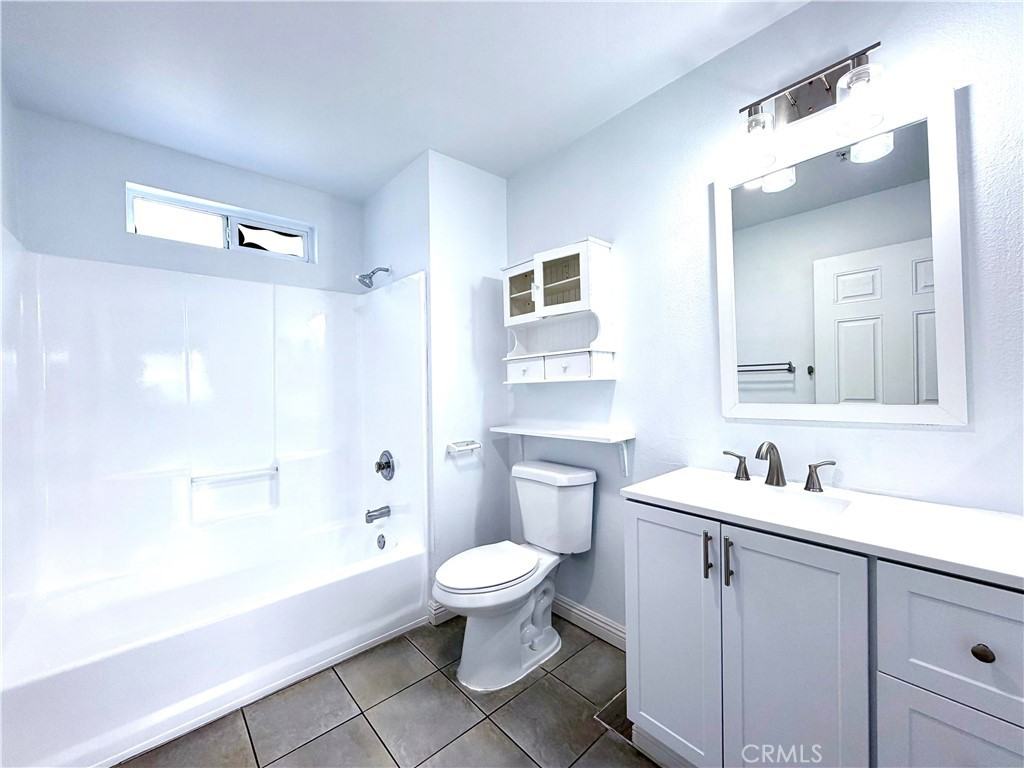 1849 Sichel Street #1849A - Photo 3 of 9