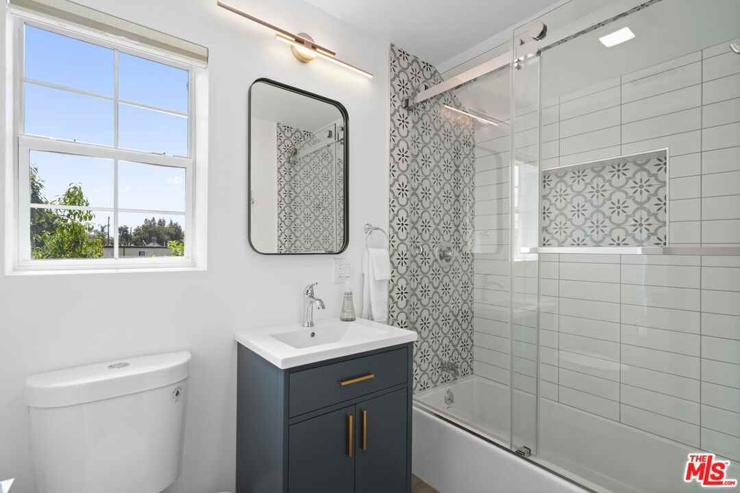 755 N Garfield Ave #755B - Photo 6 of 20