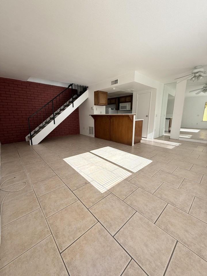 72629 Edgehill Drive