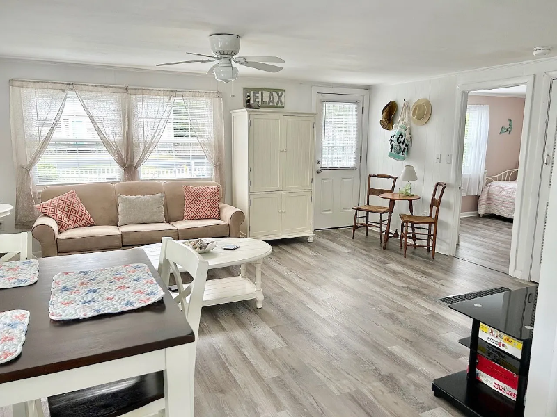 8 Churchill Drive - Photo 2 of 6