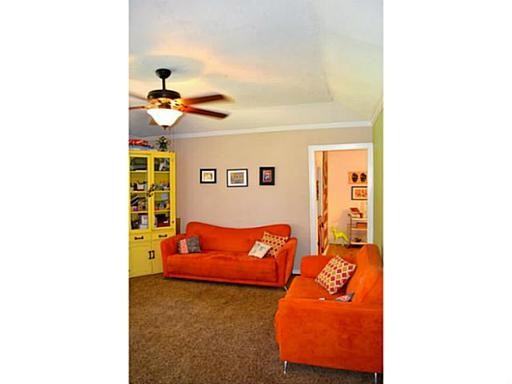 531 NW 48th St - Photo 2 of 9