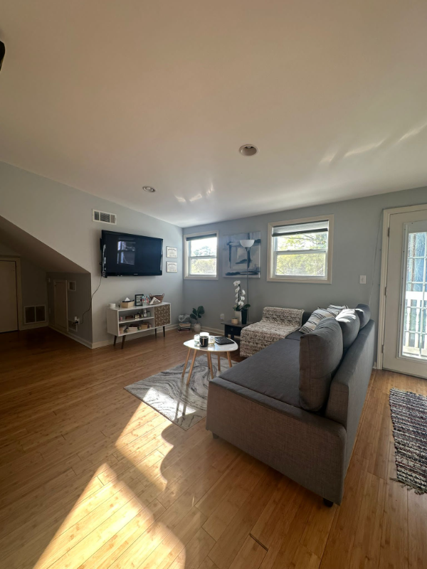 417 Princeton Way Ne - Photo 3 of 6