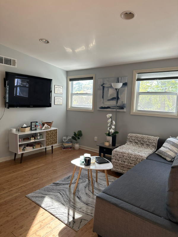 417 Princeton Way Ne - Photo 4 of 6