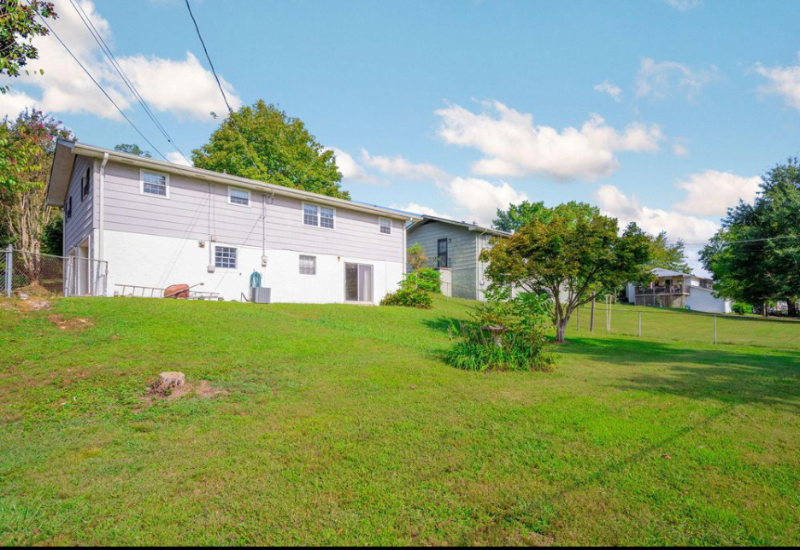 8912 Bay View Dr - Photo 4 of 23