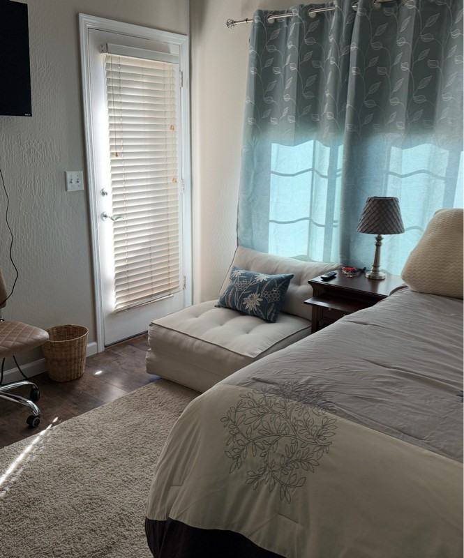 2423 Silverton Drive - Photo 2 of 15