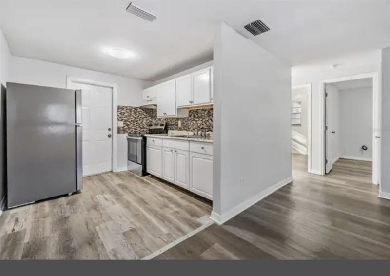 1707 E Idell Street Tampa Florida - Photo 6 of 10