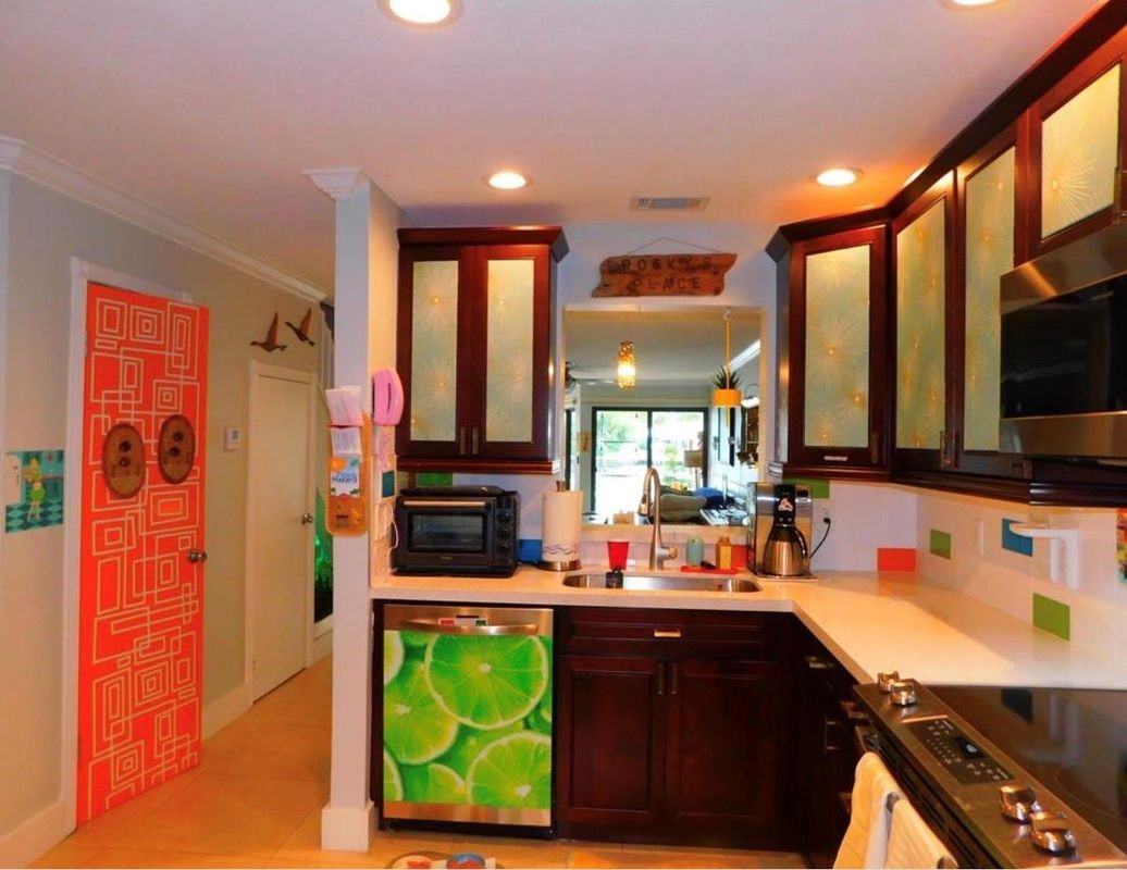 797 South Riverside Drive - Photo 2 of 15