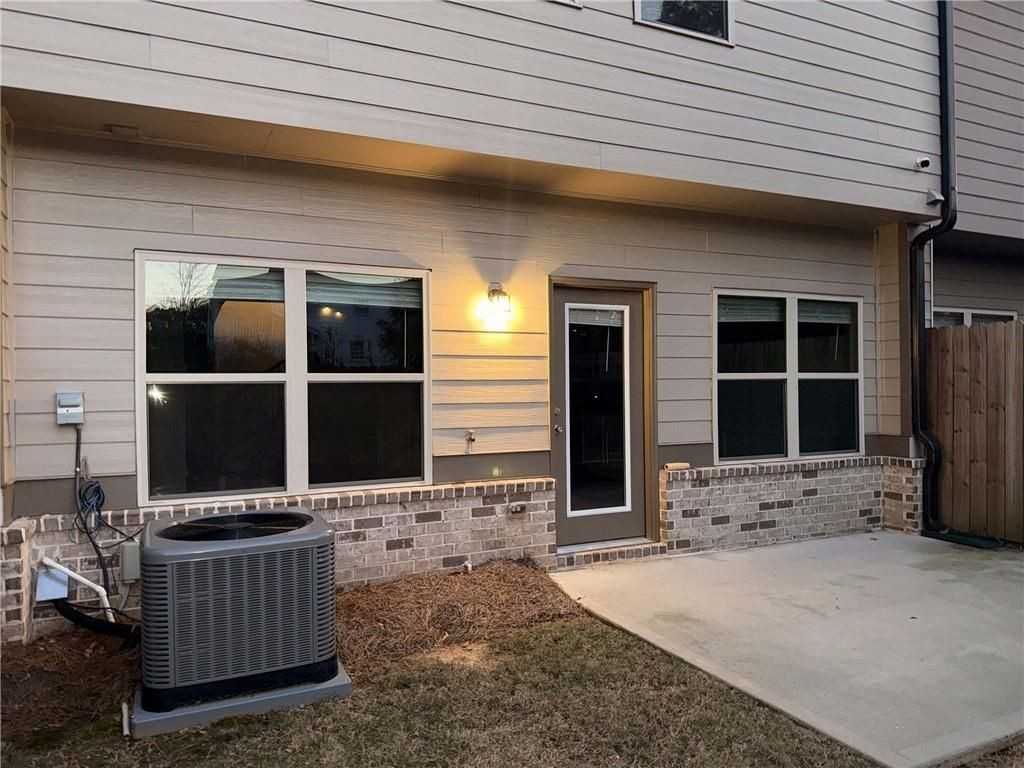480 Rockfern Court - Photo 3 of 33