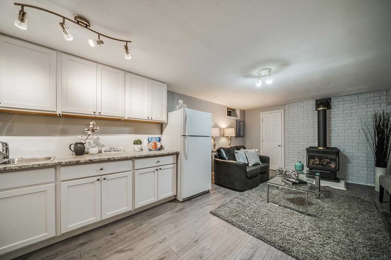 792 Eastbourne Avenue - Photo 4 of 8