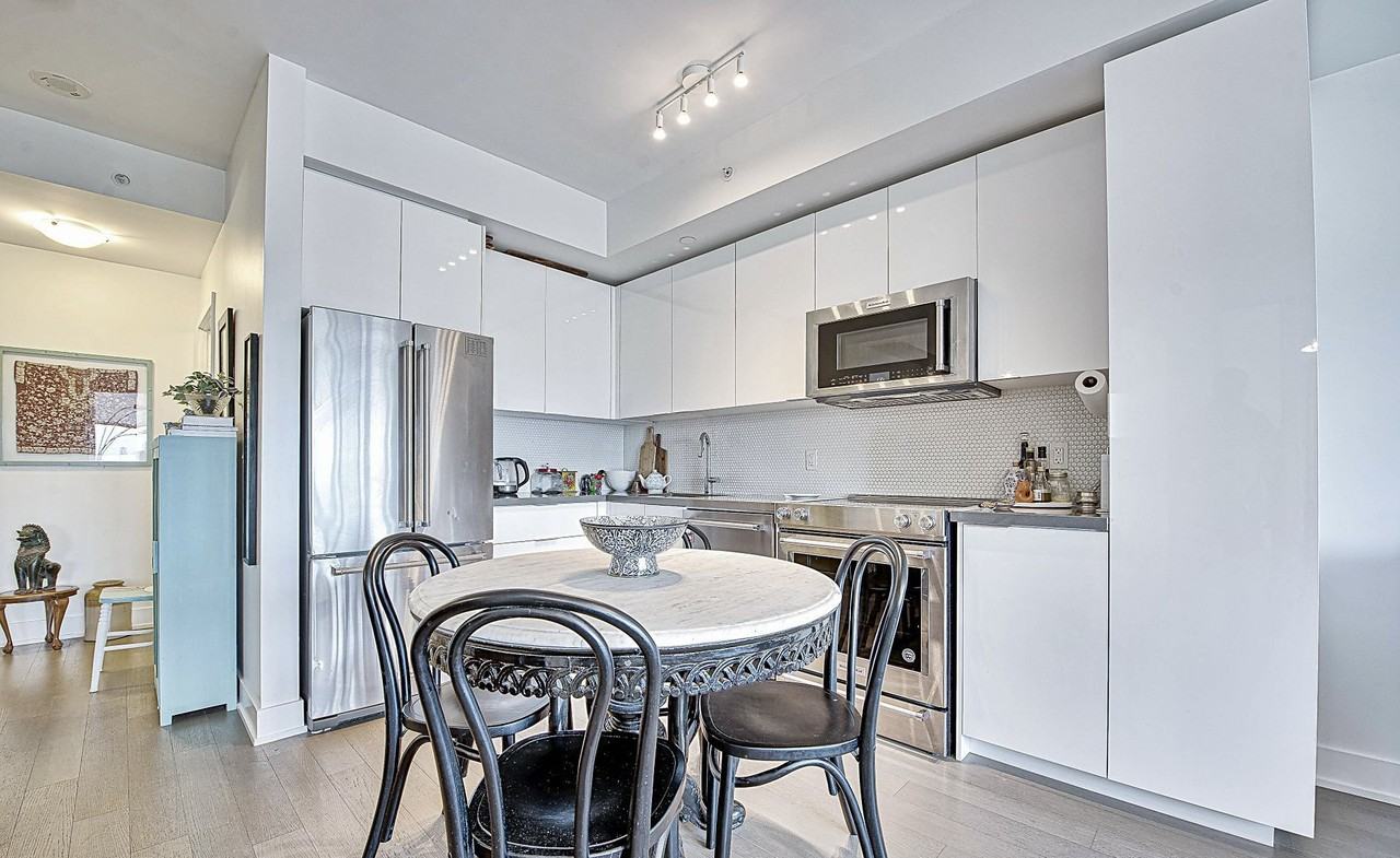 30 Shore Breeze Drive - Photo 3 of 13