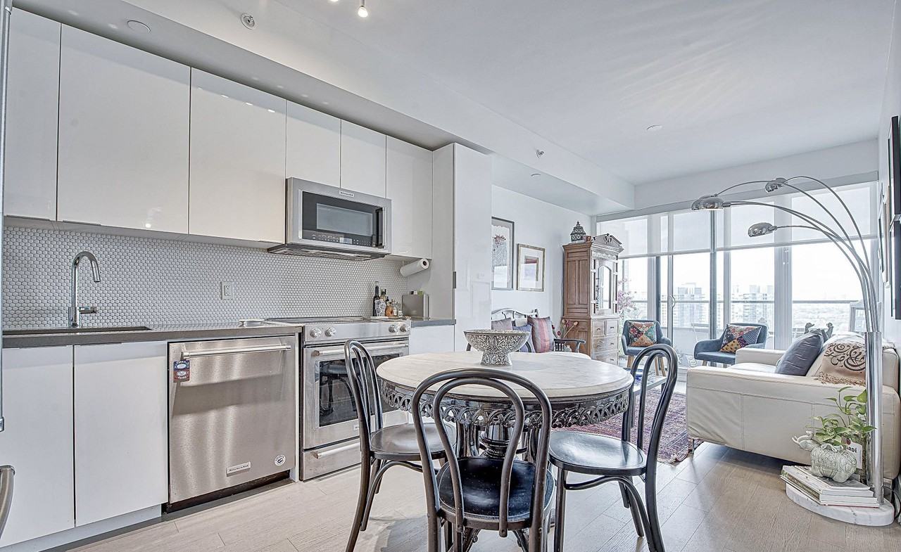 30 Shore Breeze Drive - Photo 4 of 13