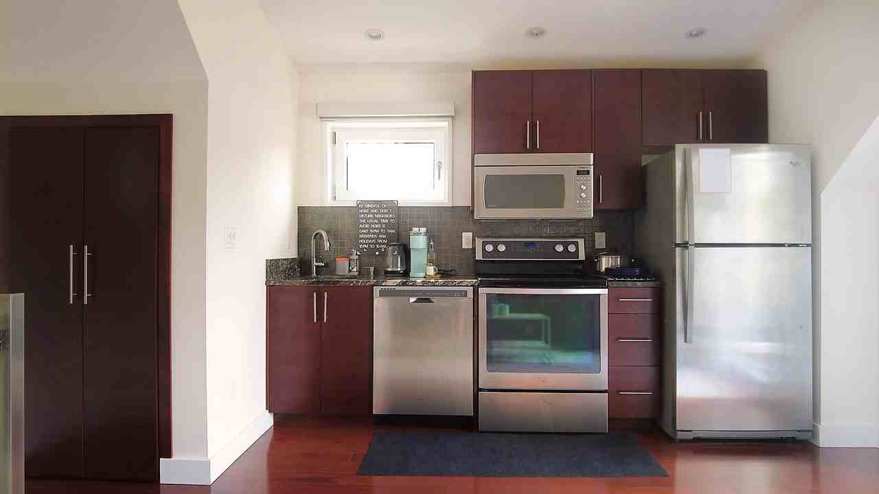 4469 W Seventh Ave - Photo 2 of 9