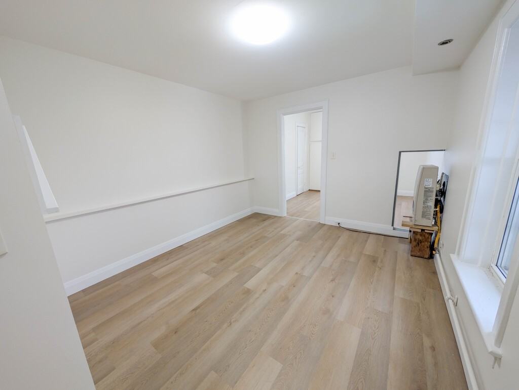 109 Niagara Street - Photo 4 of 18