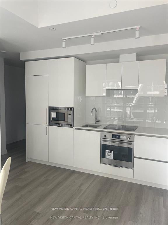 238 Simcoe Street - Photo 2 of 4