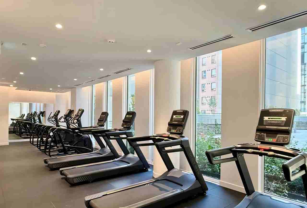 238 Simcoe Street - Photo 4 of 4