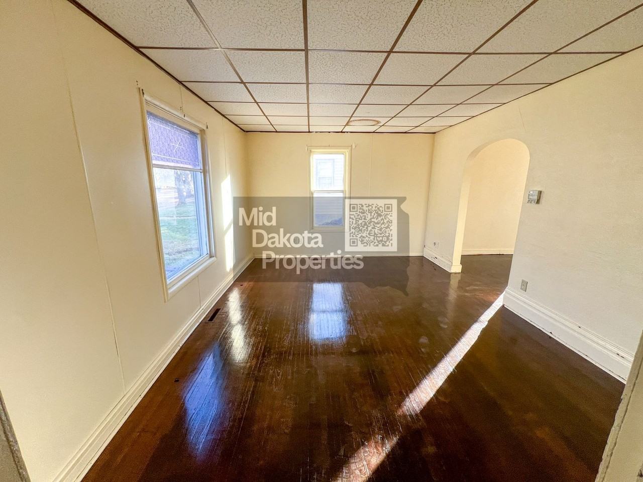 405 South Minnesota Street - Photo 3 of 17