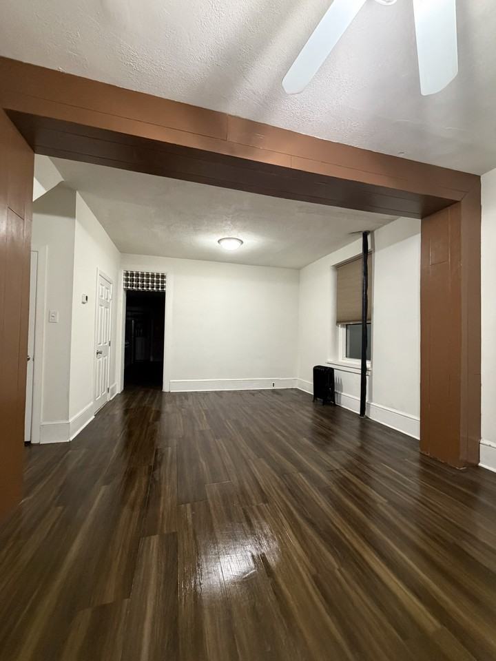 308 Green St - Photo 3 of 17