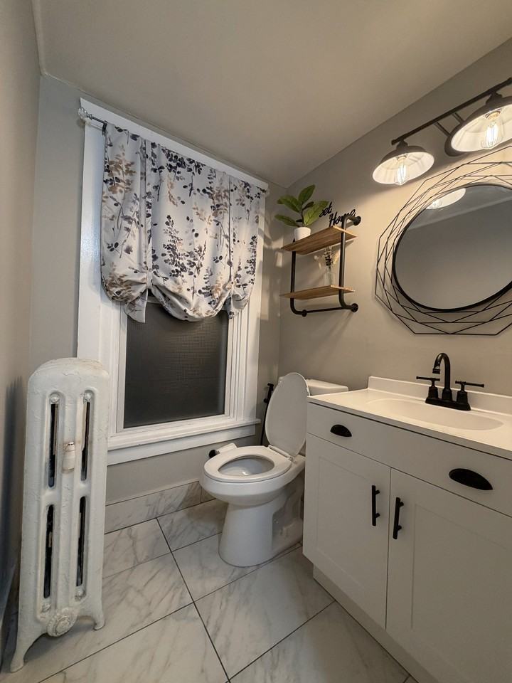 308 Green St - Photo 7 of 17