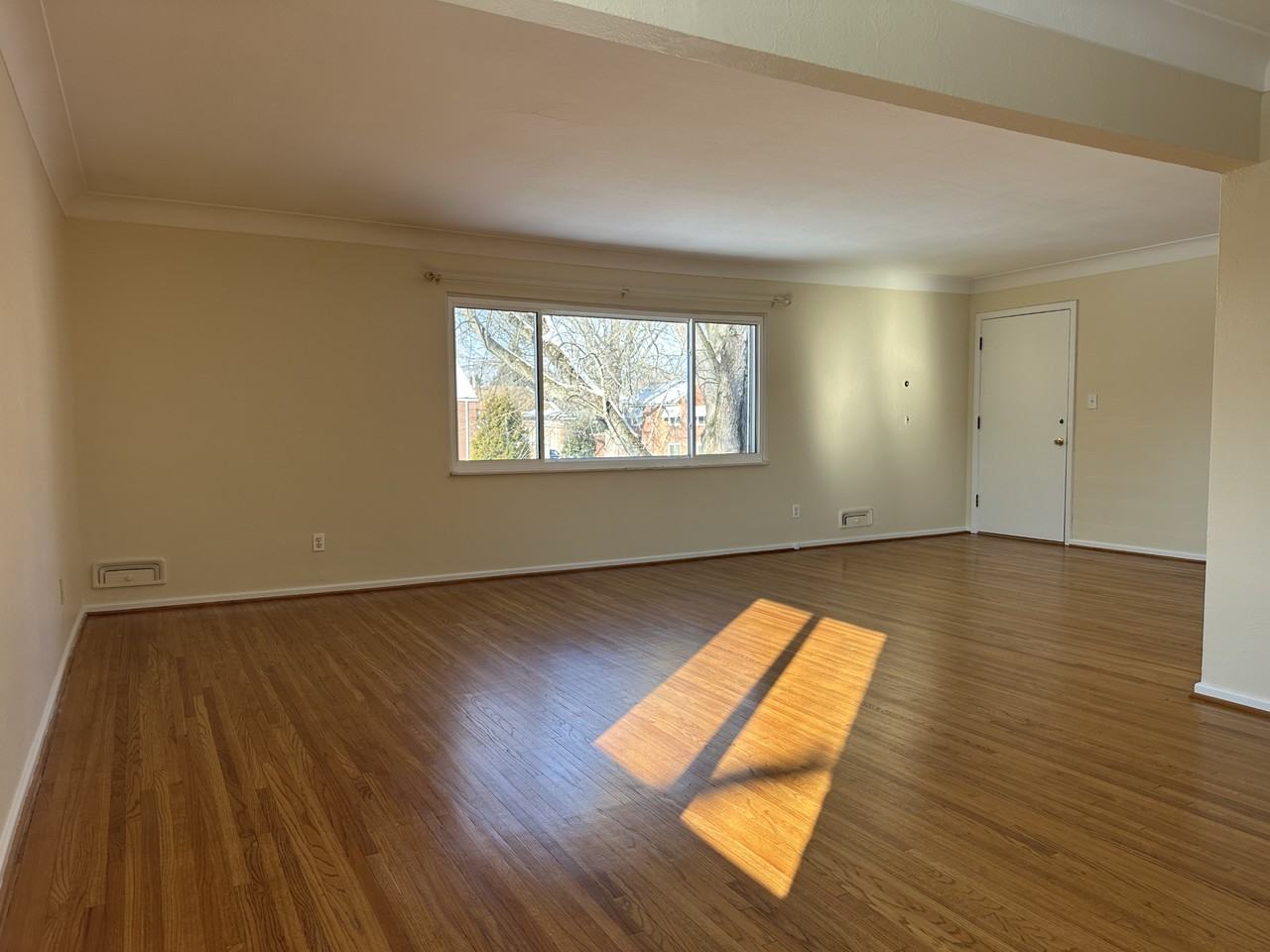 2128 Collinway St #4 - Photo 3 of 20