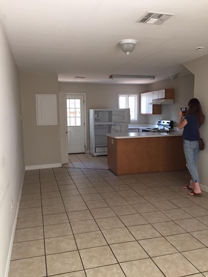 409 W Alabama Ave #8 - Photo 2 of 3