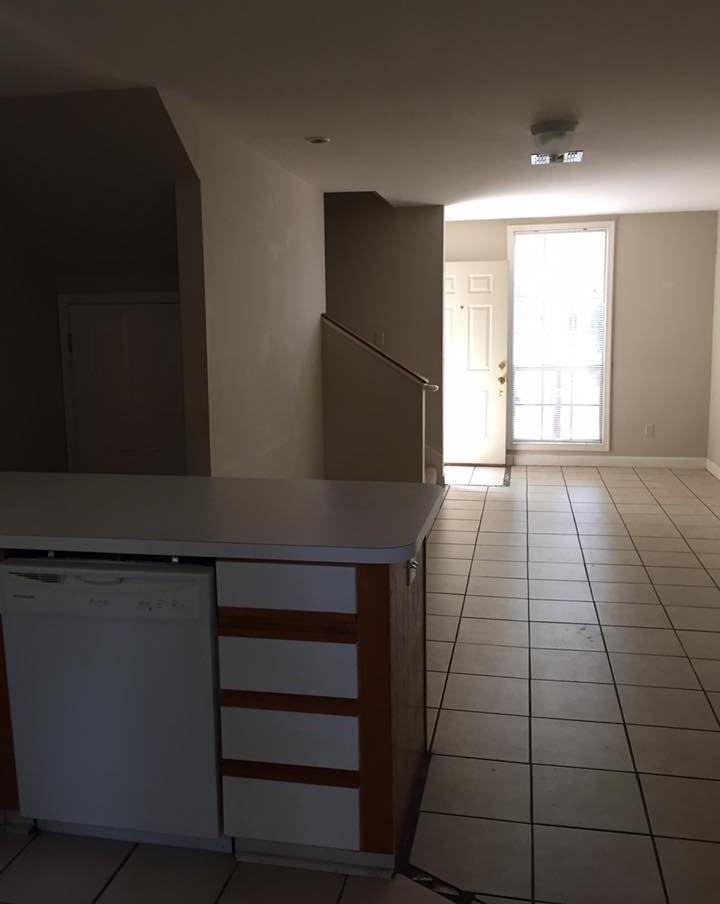 409 W Alabama Ave #8 - Photo 3 of 3