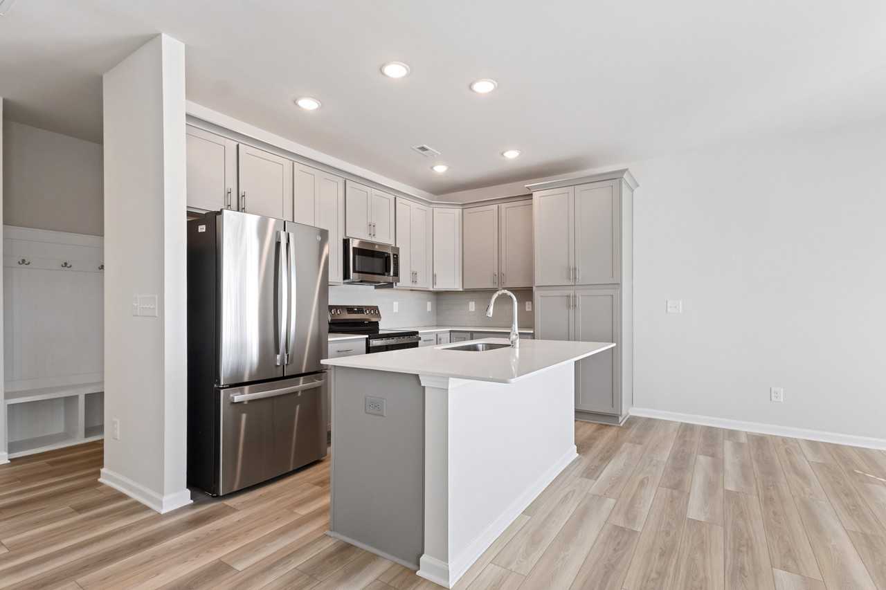 5142 Tommy Ln - Photo 6 of 21