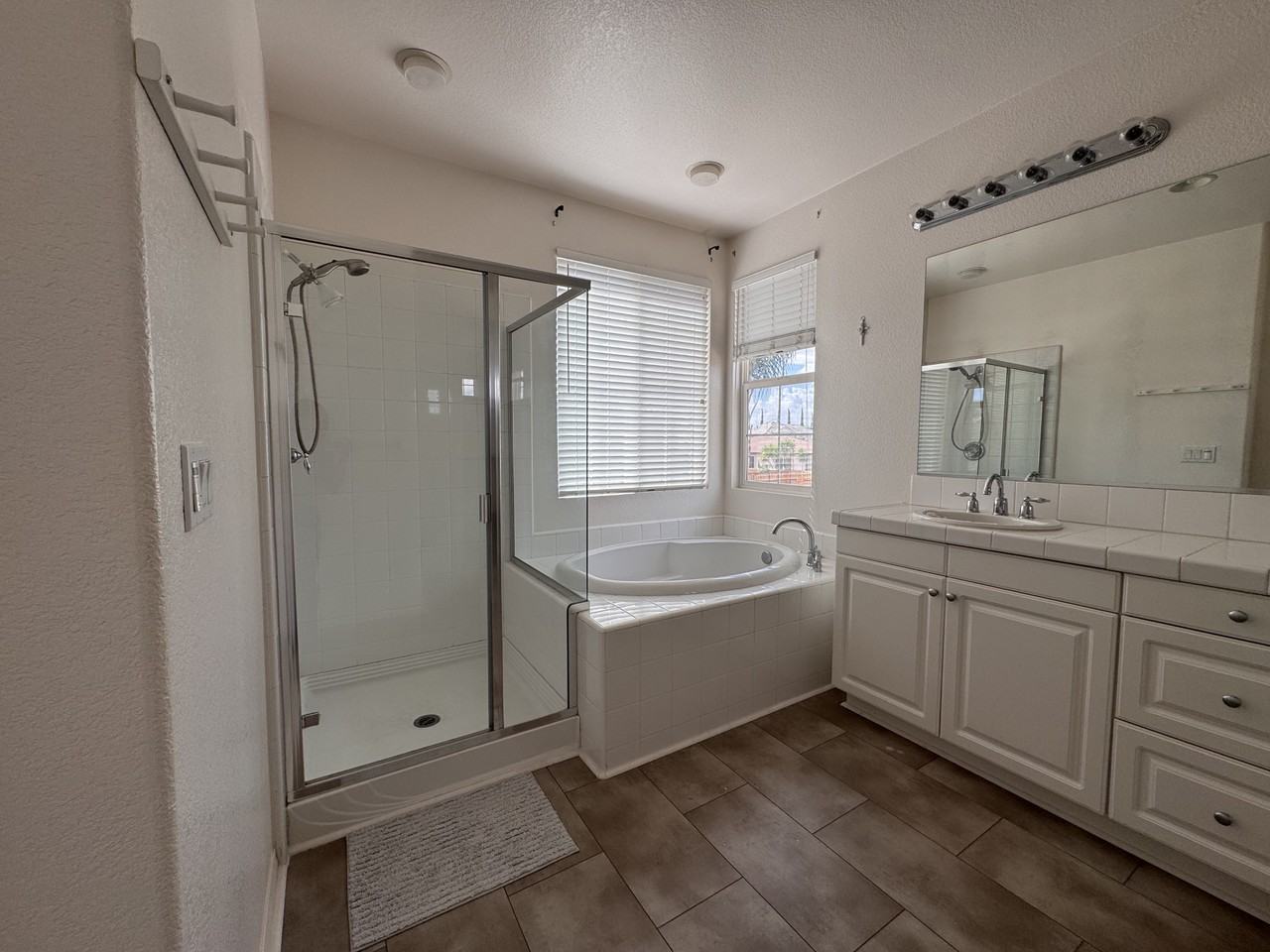 5910 Tandil Way #NA - Photo 3 of 6