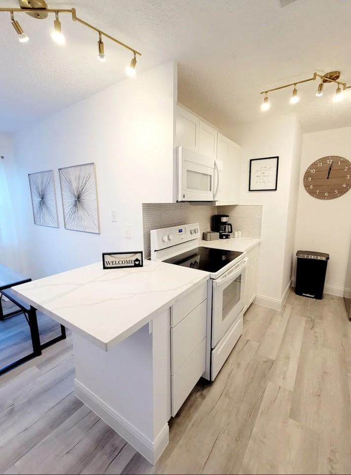 209 Forest Hills #223 - Photo 2 of 12