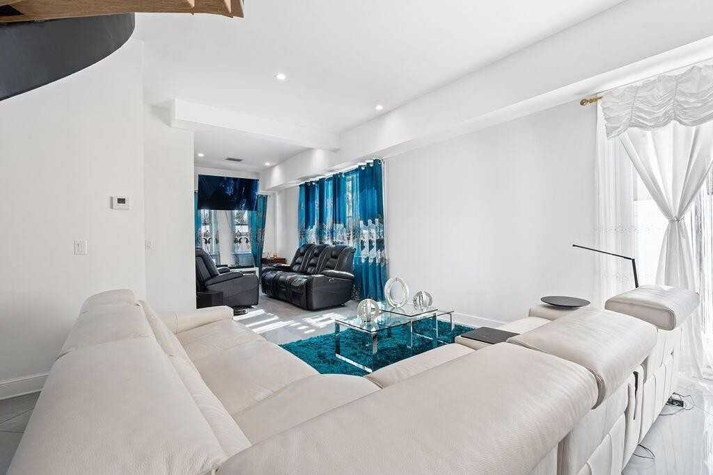 100 Norwood Road - Photo 3 of 25